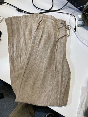 like new size S small Zara beige crinkle pants